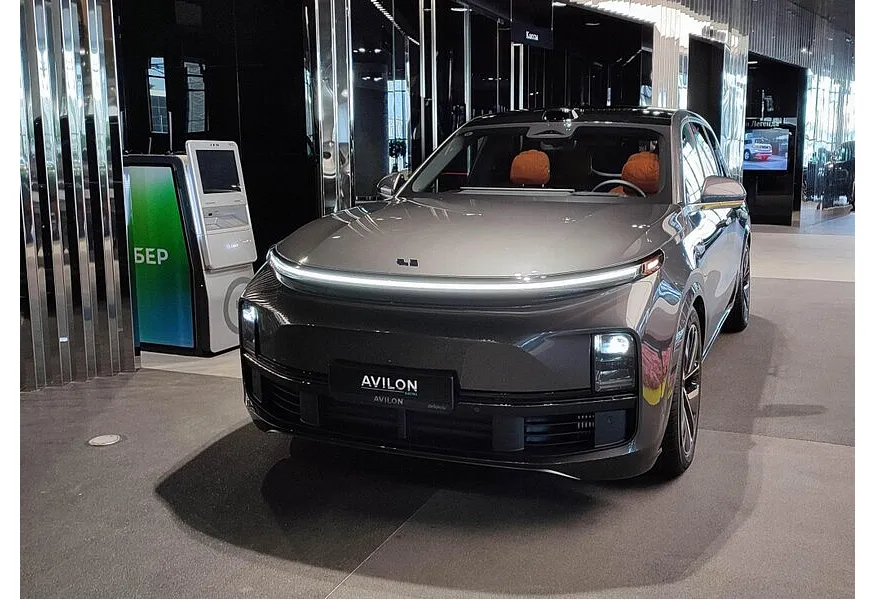 Li Auto L9 1.5 AT 4WD (449 л.с.) Ultra Серый в АВИЛОН. Слайд №16