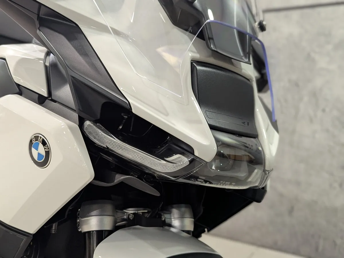 BMW Motorrad R 1300 RT 1300 см³ (145 л.с.) (145) 1300 Белый в АВИЛОН. Слайд №6