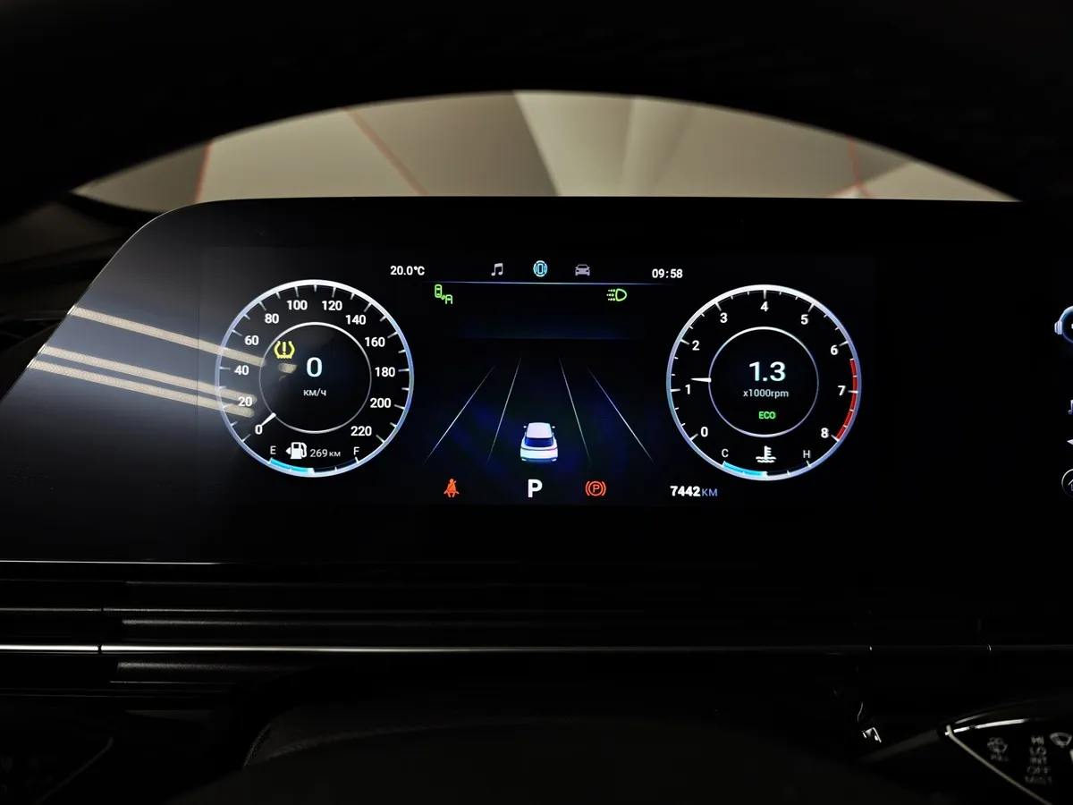 Omoda C5 1.5T CVT (147 л.с.) Lifestyle (красные элементы экстерьера) Серый в АВИЛОН. Слайд №18