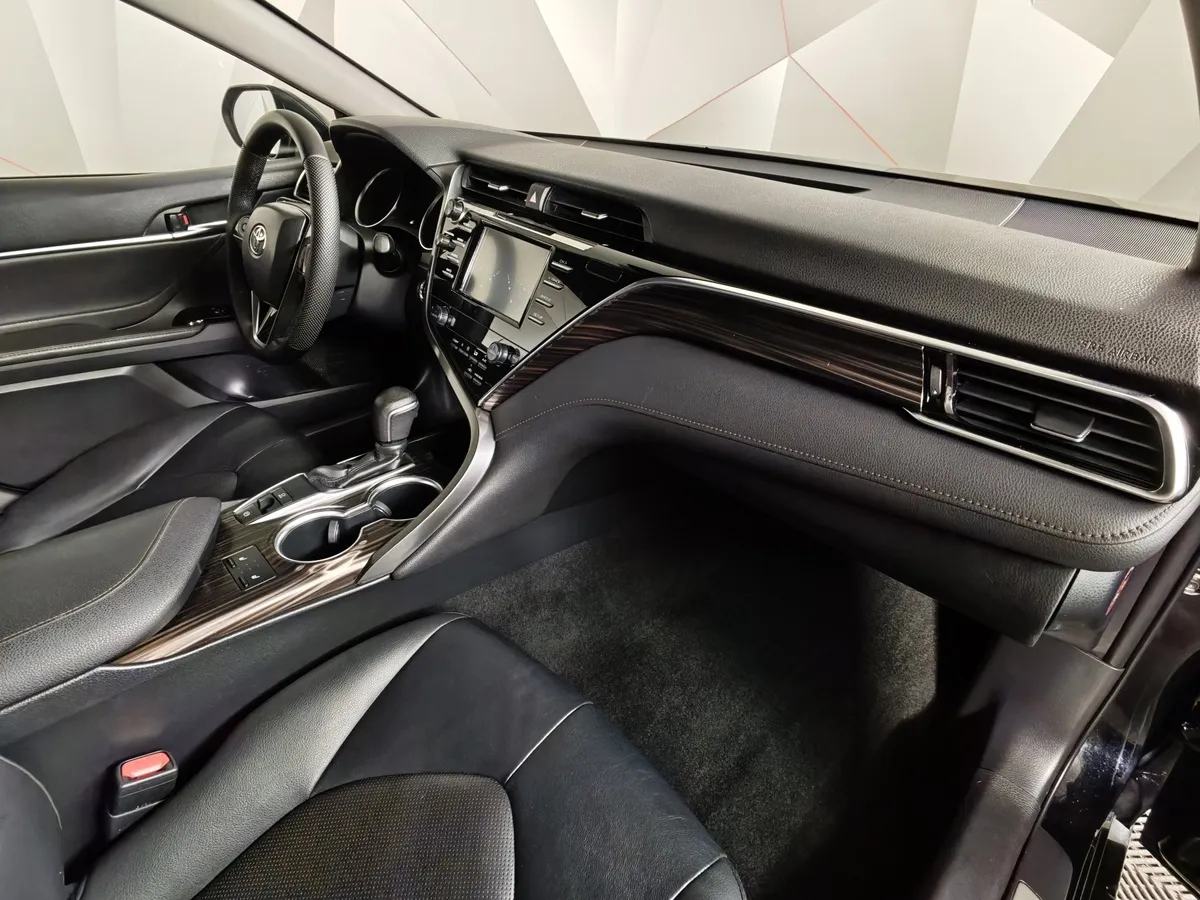 Toyota Camry 2.5 AT (181 л.с.) Черный в АВИЛОН. Слайд №13