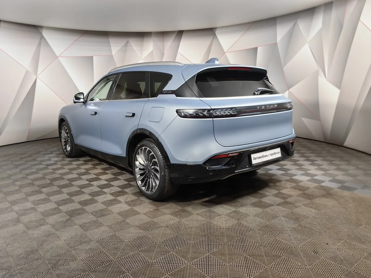 Voyah Free AT AWD (489 л.с.) Серый в АВИЛОН. Слайд №4