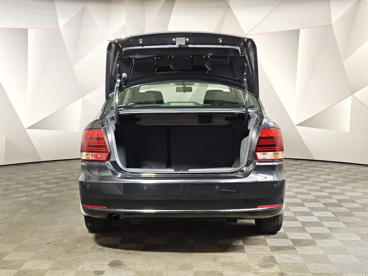 Volkswagen Polo 1.6 MPI AT (110 л.с.) Highline Черный в АВИЛОН. Слайд №12