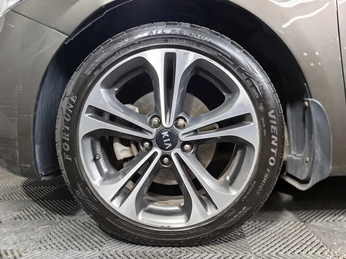 Kia Cerato 1.6 AT (130 л.с.) Бежевый в АВИЛОН. Слайд №9