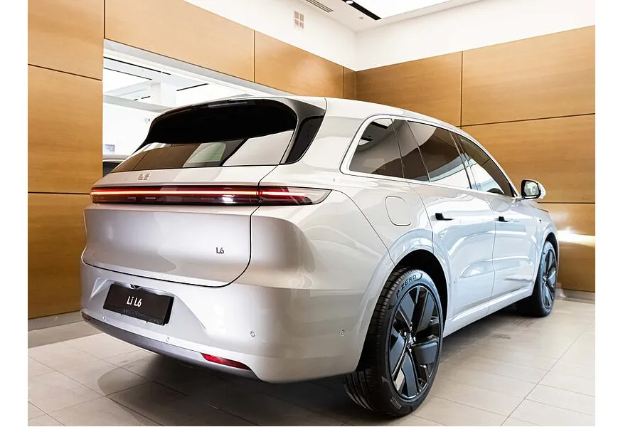 Li Auto L6 1.5 AT 4WD (150 л.с.) Max Серебристый в АВИЛОН. Слайд №6
