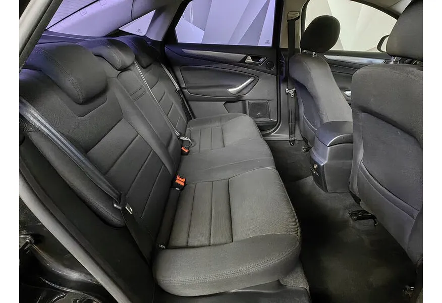 Ford Mondeo 2.3 AT (161 л.с.) Titanium Черный в АВИЛОН. Слайд №10