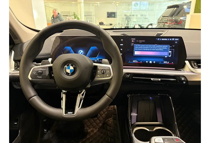 BMW X1 xDrive25 Li (204 л.с.) Серый в АВИЛОН. Слайд №9