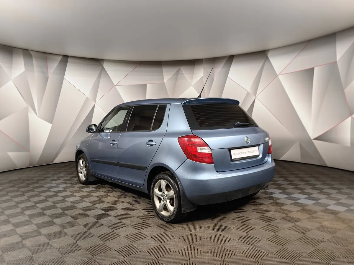 Skoda Fabia 1.4 MT (125 л.с.) Голубой в АВИЛОН. Слайд №4