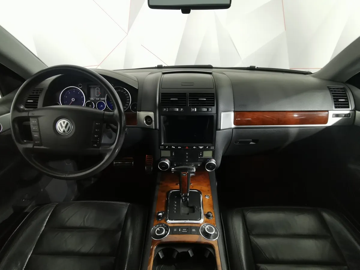 Volkswagen Touareg 3.2 Tiptronic (220 л.с.) Черный в АВИЛОН. Слайд №13