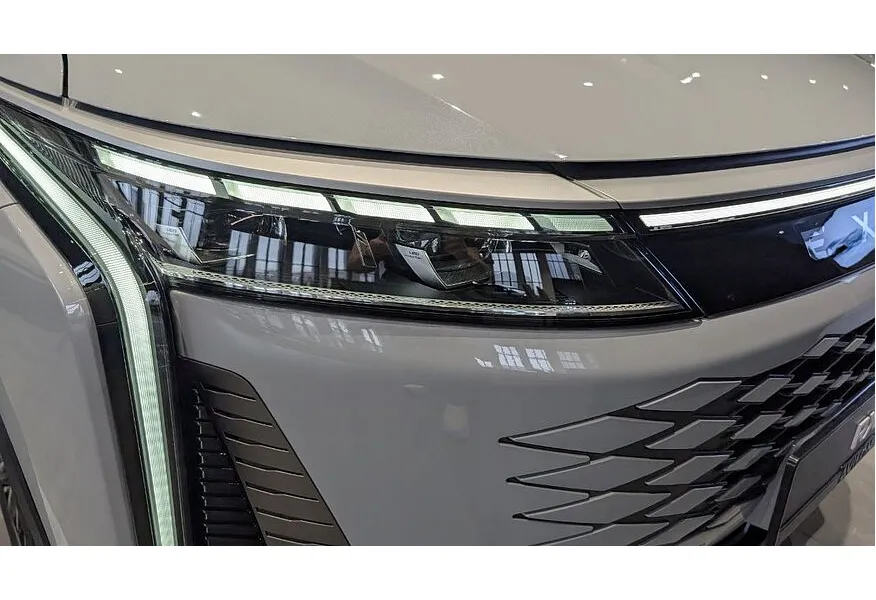 EXEED RX 2.0T 8AT 4WD (249 л.с.) Flagship Серый в АВИЛОН. Слайд №3