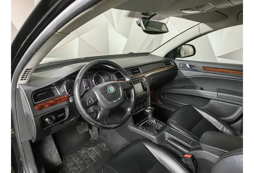 Skoda Superb 1.8 TSI DSG (152 л.с.) Черный в АВИЛОН. Слайд №17