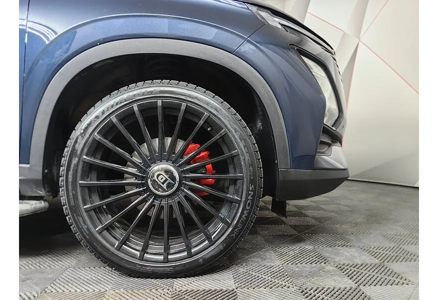 Omoda C5 1.6T DCT 4WD (150 л.с.) Supreme Синий в АВИЛОН. Слайд №9