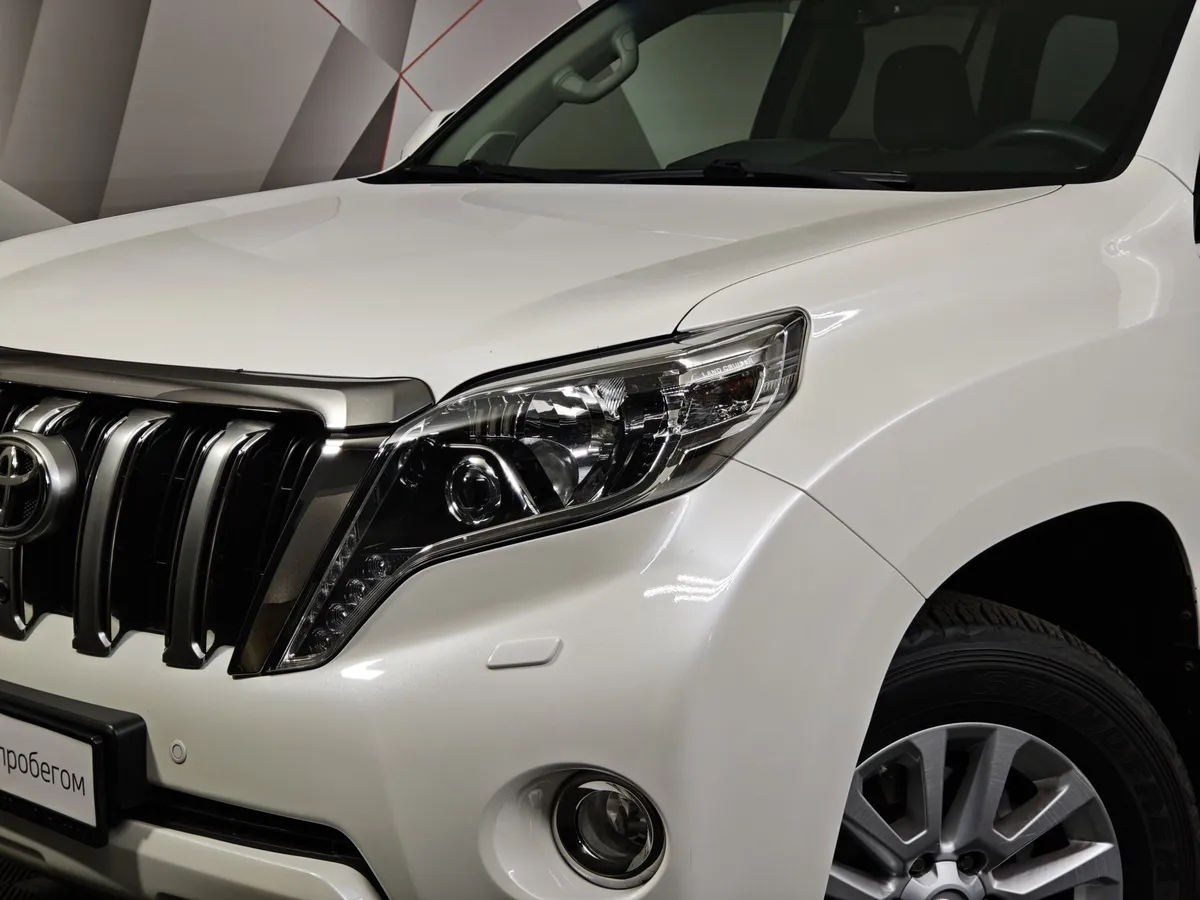 Toyota Land Cruiser Prado 4.0 AT 4WD (282 л.с.) Белый в АВИЛОН. Слайд №9