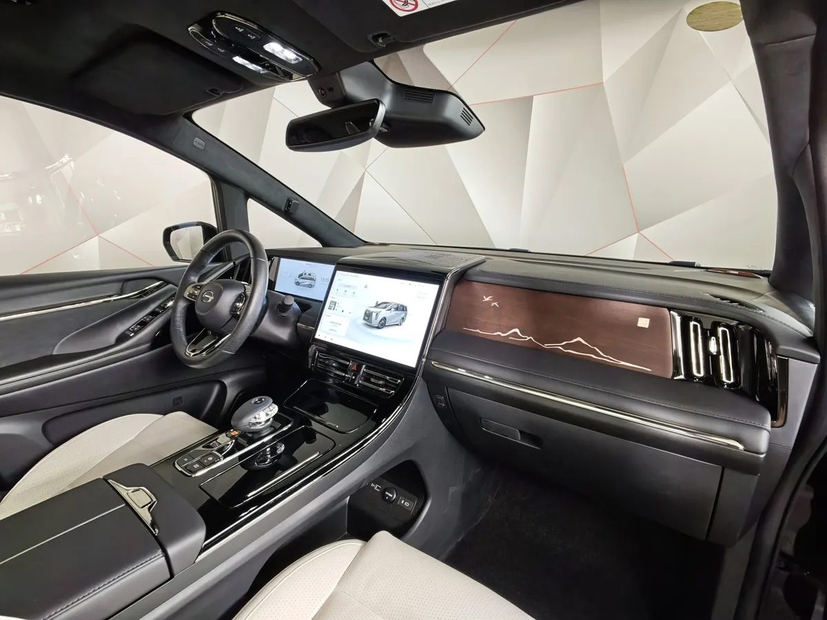 GAC M8 Master series 400T 2.0T AT (232 л.с.) Flagship Edition Черный в АВИЛОН. Слайд №13