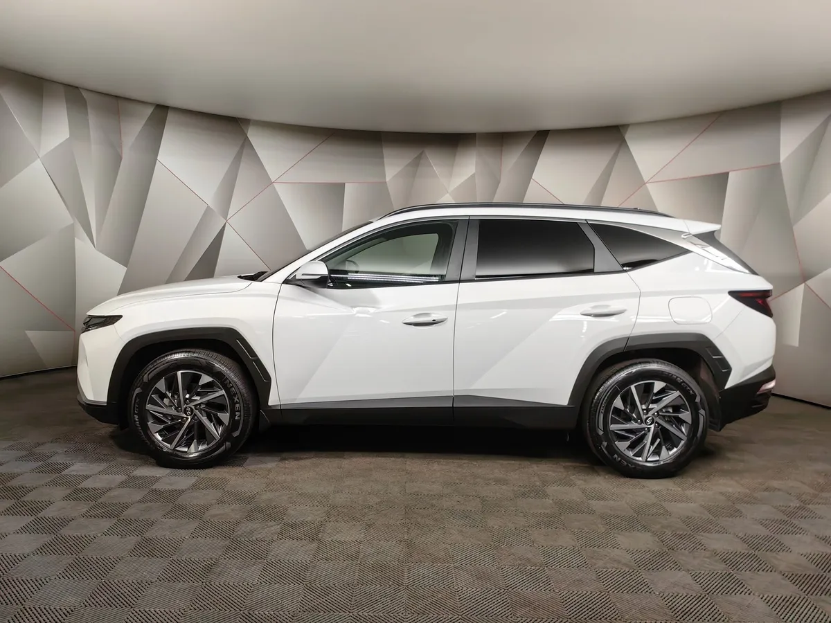 Hyundai Tucson 2.0 AT 4WD (150 л.с.) Comfort Белый в АВИЛОН. Слайд №5