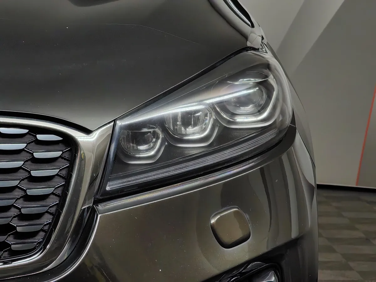 Kia Sorento 2.2 CRDi AT AWD (200 л.с.) Premium Коричневый в АВИЛОН. Слайд №10