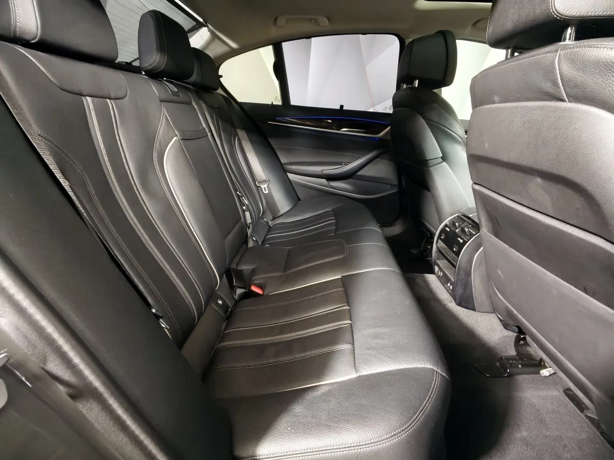 BMW 5 серия 520i Steptronic (184 л.с.) Base (Локальная сборка) Серый в АВИЛОН. Слайд №14