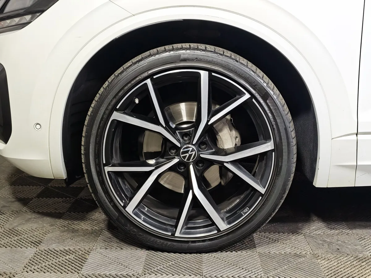 Volkswagen Touareg 3.0 V6 TDI Tiptronic 4Motion (249 л.с.) Exclusive Белый в АВИЛОН. Слайд №9