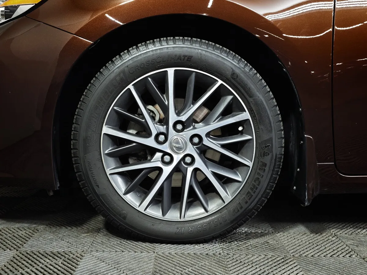 Lexus ES 250 AT (184 л.с.) Коричневый в АВИЛОН. Слайд №9