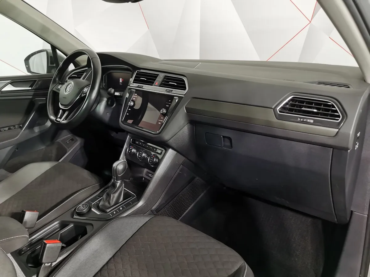 Volkswagen Tiguan 2.0 TSI 4Motion DSG (180 л.с.) Highline Серебристый в АВИЛОН. Слайд №12