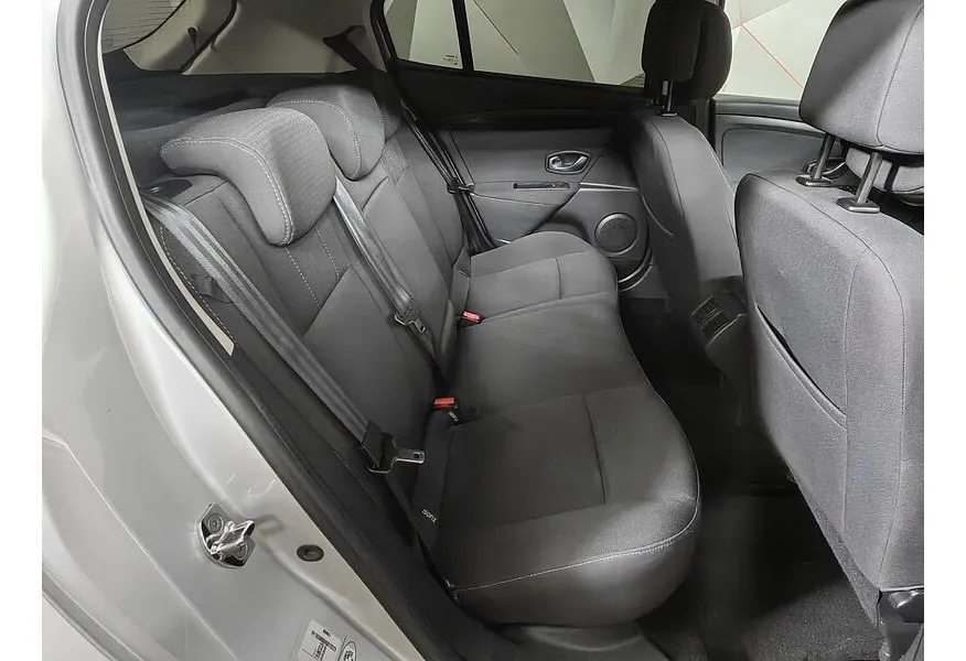 Renault Megane 1.6 MT (106 л.с.) Голубой в АВИЛОН. Слайд №15 Renault Megane 1.6 MT (106 л.с.) Голубой в АВИЛОН. Слайд №15