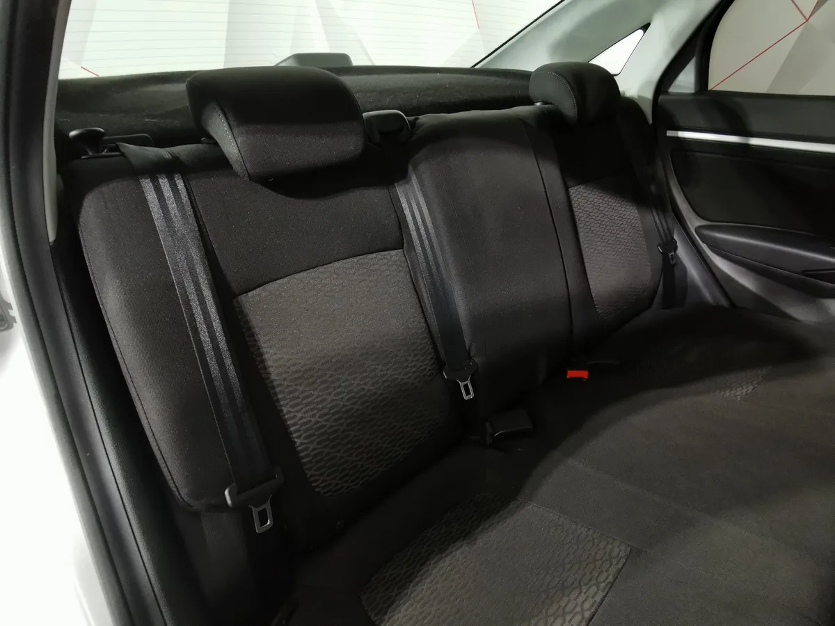 ВАЗ (Lada) Vesta 1.6 CVT (113 л.с.) Luxe Multimedia Серый в АВИЛОН. Слайд №16