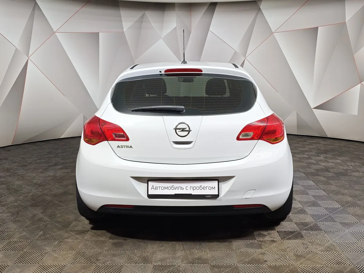 Opel Astra 1.6 MT (115 л.с.) Белый в АВИЛОН. Слайд №8