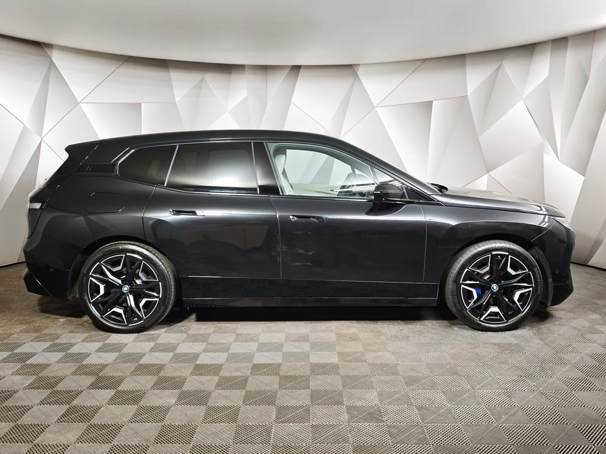 BMW iX xDrive 50 Steptronic (523 л.с.) Suite Sport Черный в АВИЛОН. Слайд №6