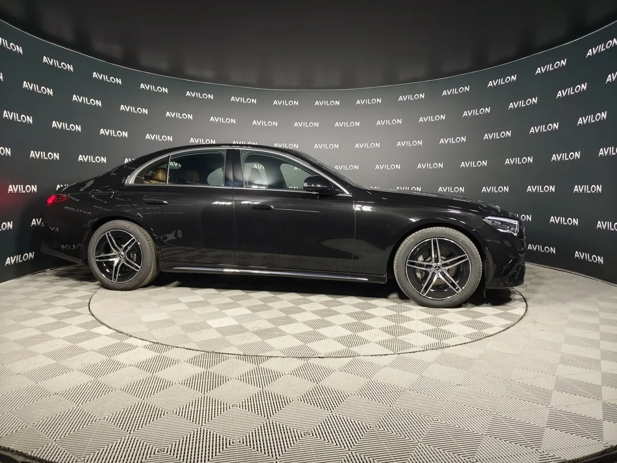 Mercedes-Benz E-Класс E 300 4MATIC (258 л.с.) Черный в АВИЛОН. Слайд №4 Mercedes-Benz E-Класс E 300 4MATIC (258 л.с.) Черный в АВИЛОН. Слайд №4