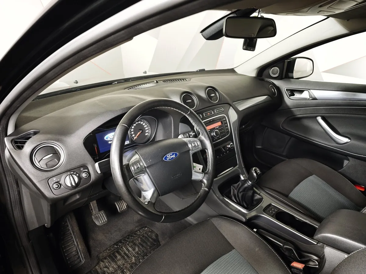 Ford Mondeo 2.0 MT (145 л.с.) Черный в АВИЛОН. Слайд №17