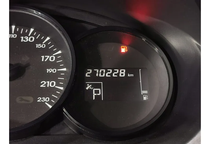 АВИЛОН - Renault Fluence 1.6 AT (110 л.с.) Красный - slide 16