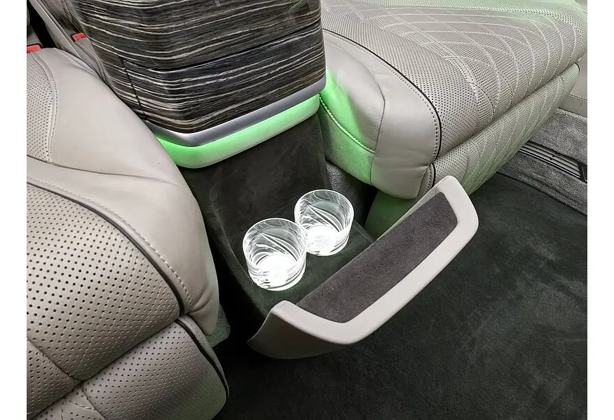 Mercedes-Benz V-Класс V 250 d 9G-Tronic L2 4MATIC (190 л.с.) Черный в АВИЛОН. Слайд №21