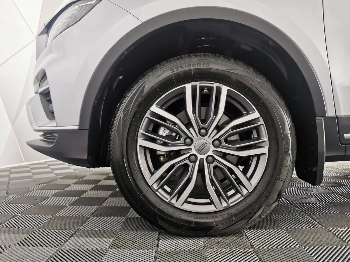 Geely Atlas Pro 1.5T 7DCT AWD (177 л.с.) Flagship+ Серый в АВИЛОН. Слайд №9