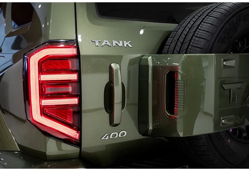АВИЛОН - TANK 400 2.0T 9AT 4WD (245 л.с.) Premium Зеленый - slide 8