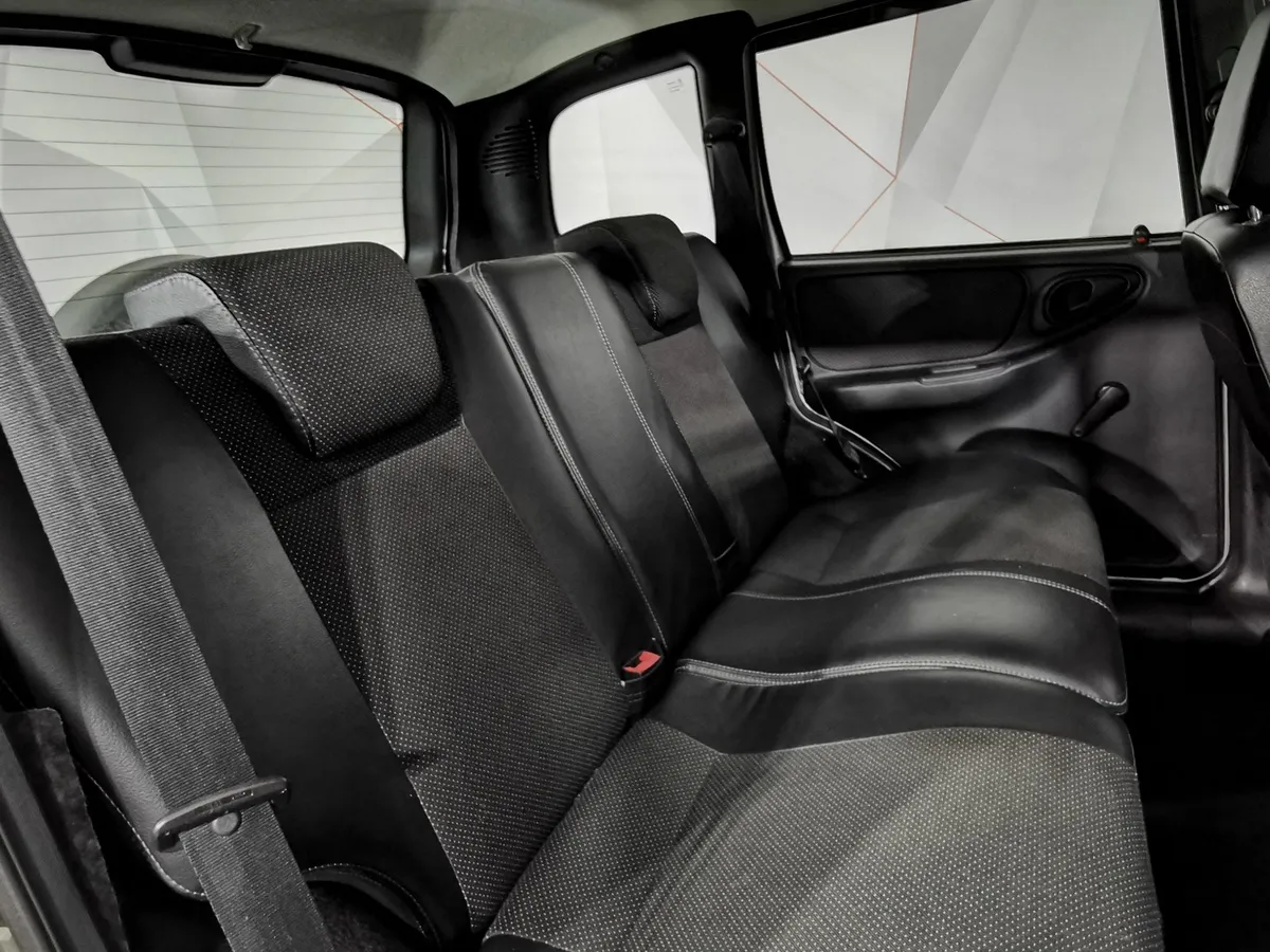 Chevrolet Niva 1.7 MT (80 л.с.) Коричневый в АВИЛОН. Слайд №16