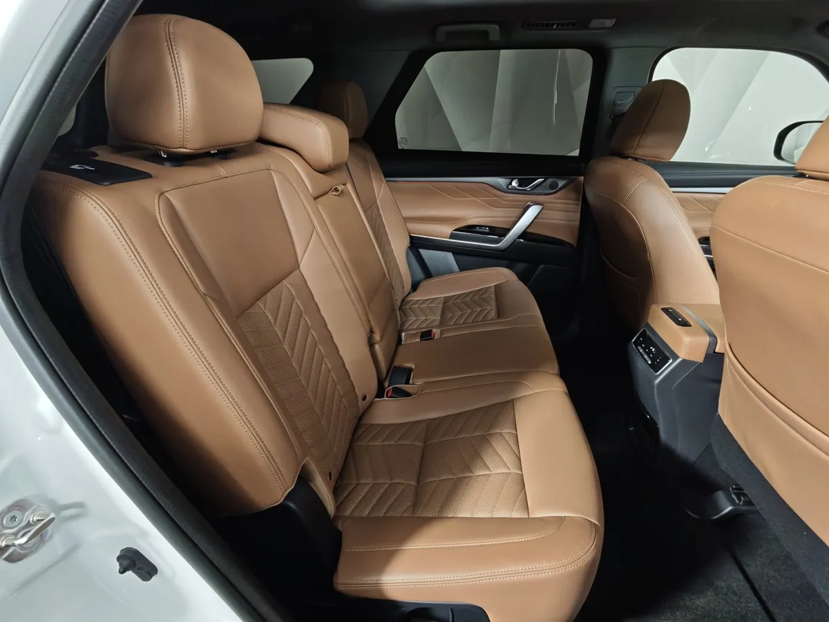 Changan CS95 2.0 AT 4WD (226 л.с.) Tech Белый в АВИЛОН. Слайд №16