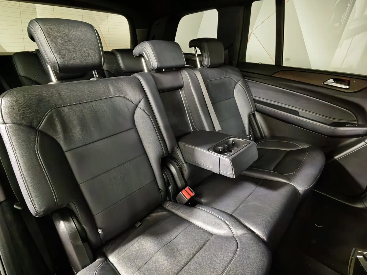 Mercedes-Benz GLS 400 4MATIC 9G-TRONIC (333 л.с.) Особая серия Черный в АВИЛОН. Слайд №16