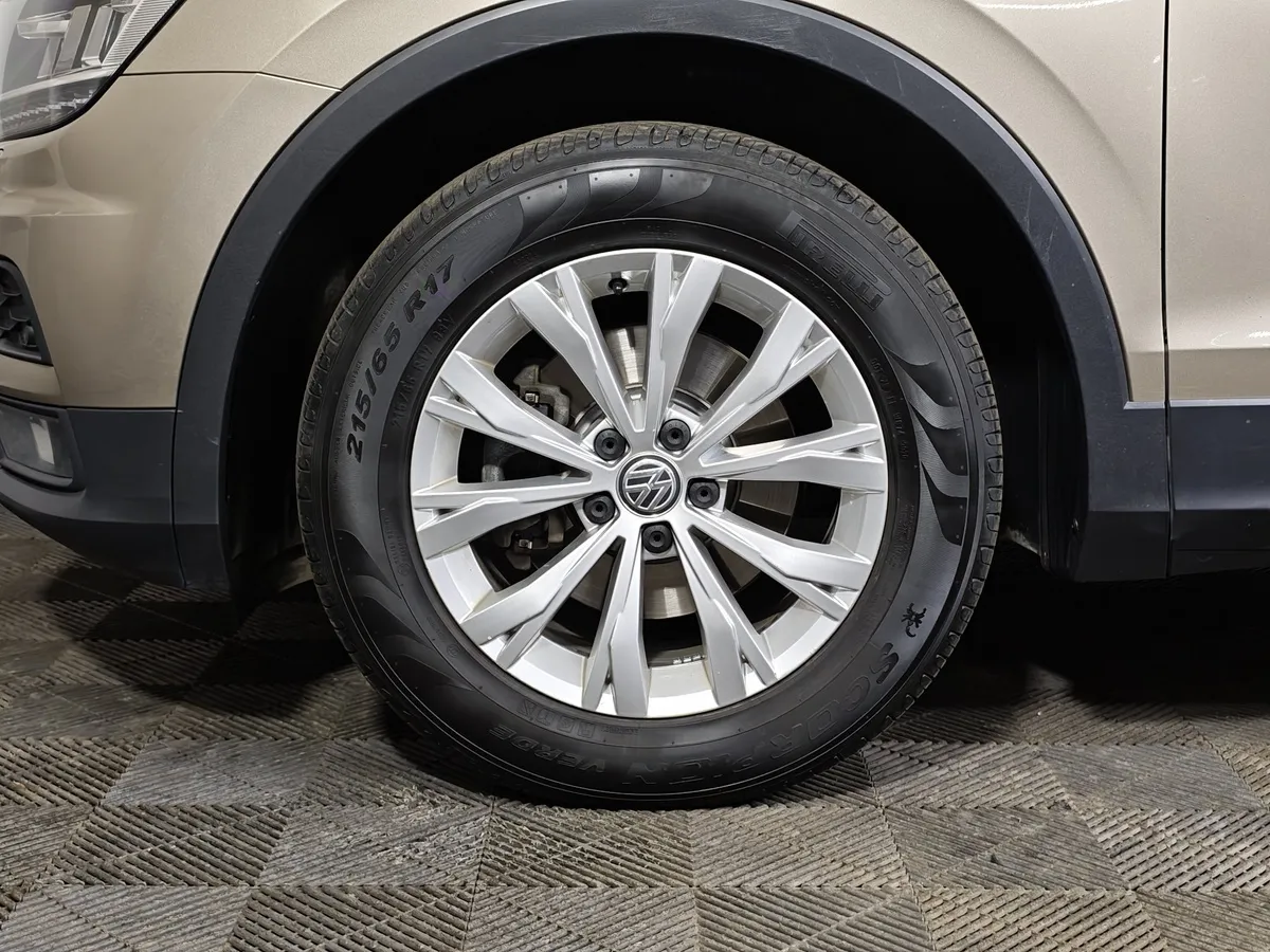 Volkswagen Tiguan 1.4 TSI 4Motion DSG (150 л.с.) OFFROAD Коричневый в АВИЛОН. Слайд №8
