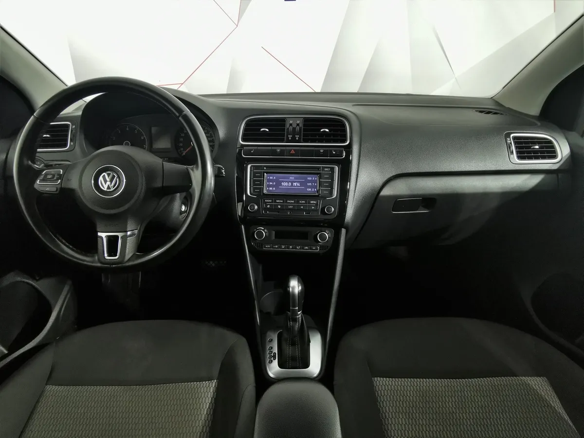 Volkswagen Polo 1.6 MPI AT (110 л.с.) Highline Коричневый в АВИЛОН. Слайд №12