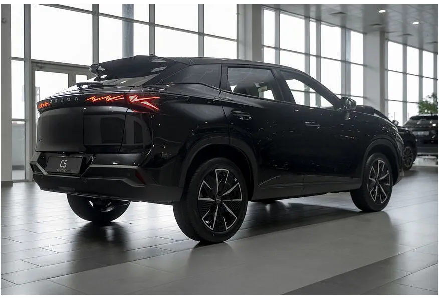 Omoda C5 1.5T DCT AWD (147 л.с.) Стиль Черный в АВИЛОН. Слайд №8