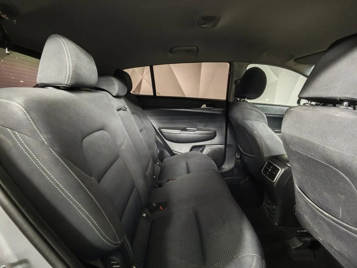 Kia Sportage 2.0 AT (150 л.с.) Серебристый в АВИЛОН. Слайд №16