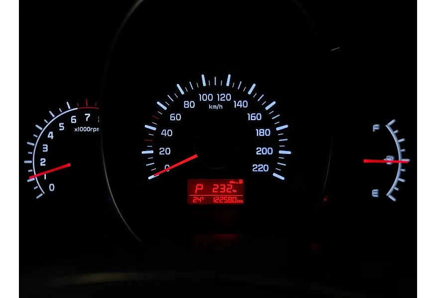 Kia Rio 1.6 AT (123 л.с.) Luxe Серебристый в АВИЛОН. Слайд №18