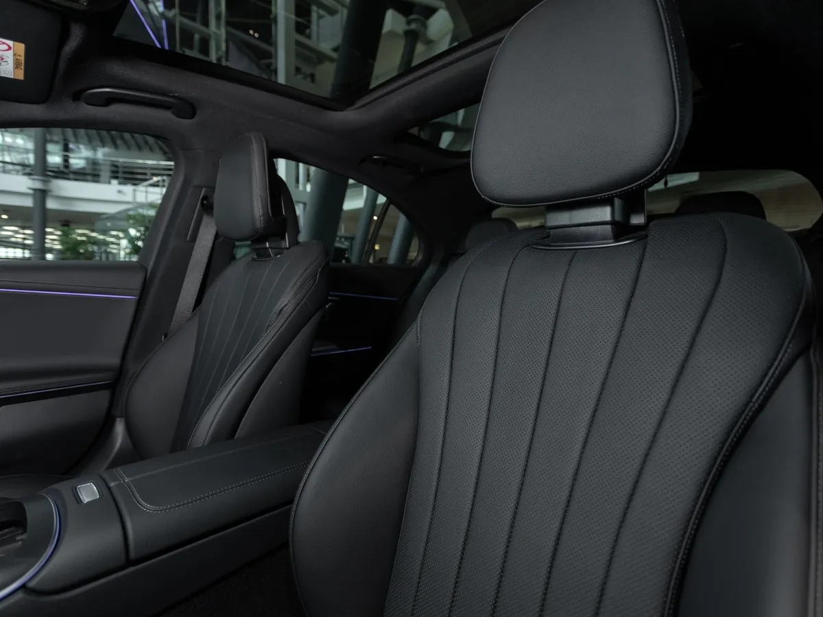 Mercedes-Benz E-Класс E 300 4MATIC (258 л.с.) Черный в АВИЛОН. Слайд №10