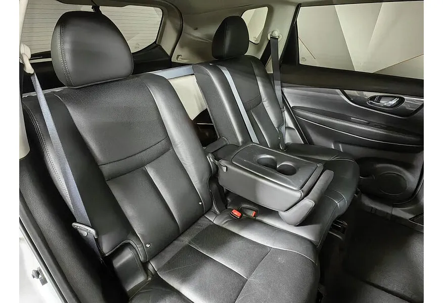 Nissan X-Trail 2.5 CVT AWD (171 л.с.) Серебристый в АВИЛОН. Слайд №17