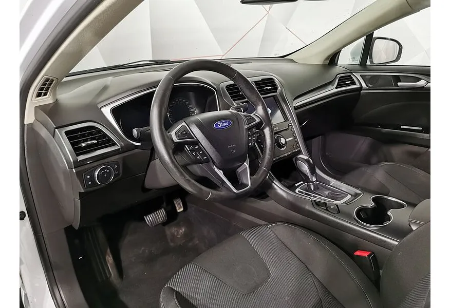 Ford Mondeo 2.5 AT (149 л.с.) Trend Белый в АВИЛОН. Слайд №18