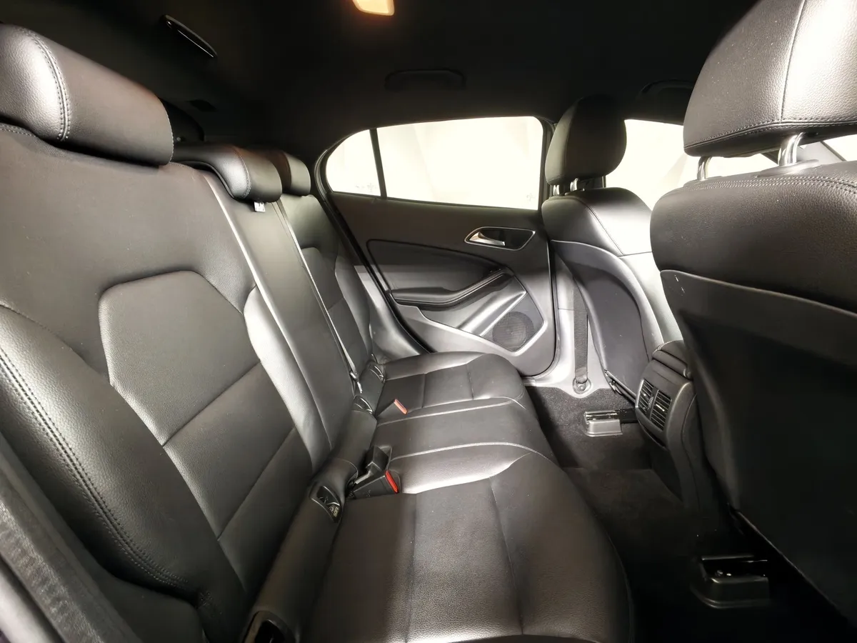 Mercedes-Benz GLA 250 7G-DCT 4MATIC (211 л.с.) Особая серия Фиолетовый в АВИЛОН. Слайд №16