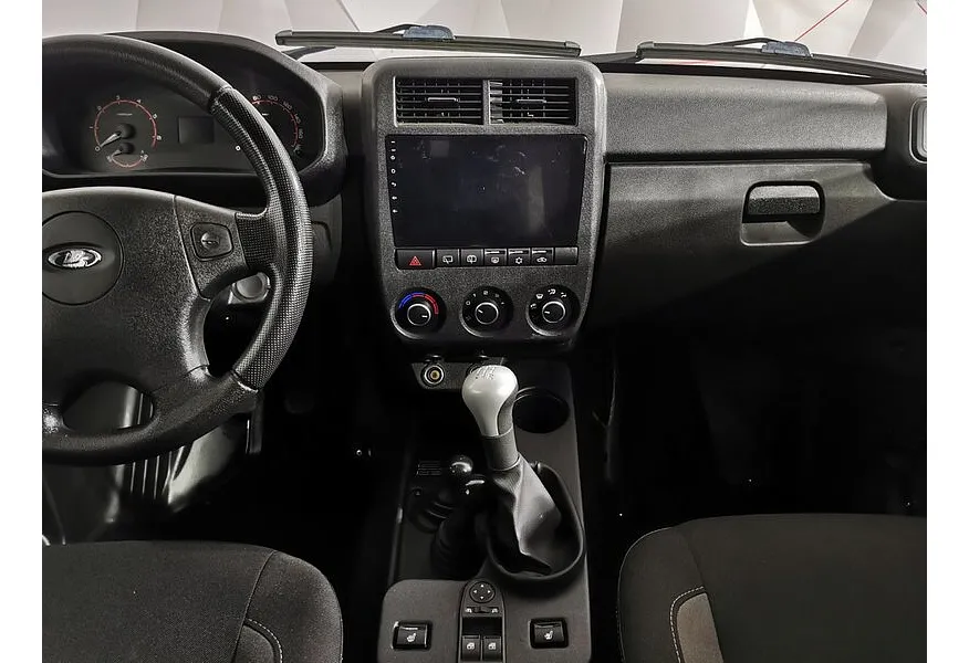 ВАЗ (Lada) 4x4 1.7 MT 8 кл. (Евро-4) (83 л.с.) Черный в АВИЛОН. Слайд №7
