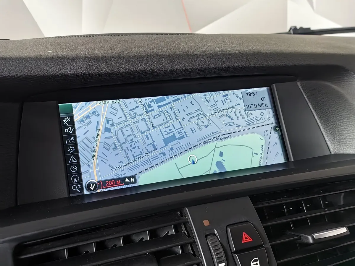 BMW X3 xDrive28i AT (245 л.с.) Base Локальная сборка Черный в АВИЛОН. Слайд №16