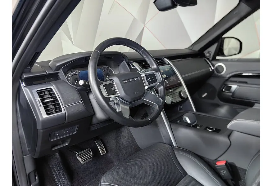 Land Rover Discovery 3.0 TDV6 AT 4WD (249 л.с.) R-Dynamic SE Черный в АВИЛОН. Слайд №16