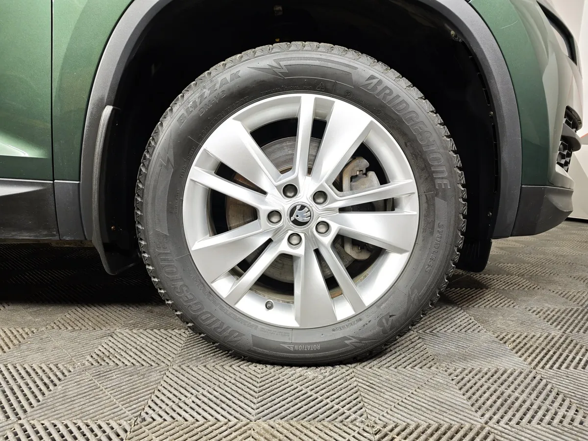 Skoda Kodiaq 2.0 TSI DSG 4X4 (180 л.с.) Зеленый в АВИЛОН. Слайд №9