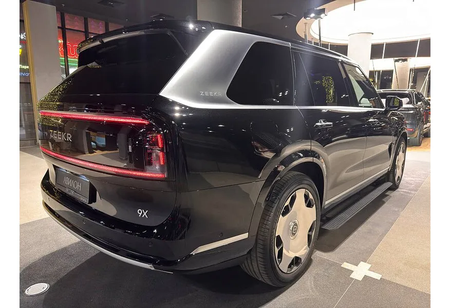 АВИЛОН - Zeekr 9X 2.0h AT 4WD (1177 л.с.) Hyper Черный - slide 9549559